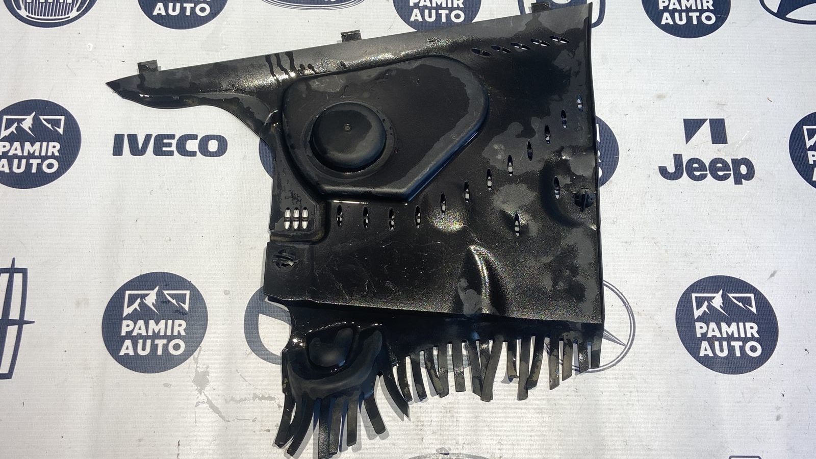 Решетка под лобовое стекло (Жабо) левая Mercedes E/W211 2002-2009