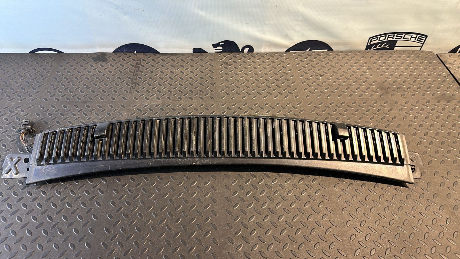 Решетка под лобовое стекло (Жабо) Ford Galaxy 1995-2006