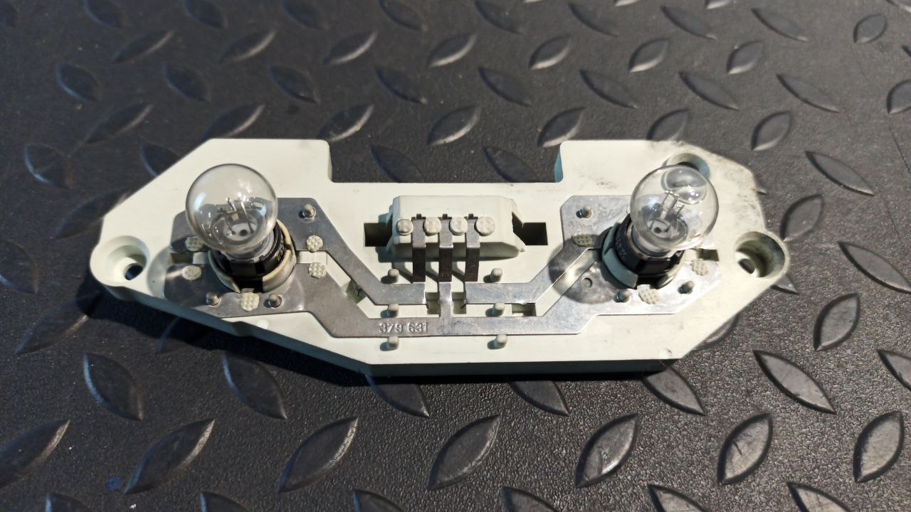 Плата заднего фонаря Mercedes E/W211 2002-2009