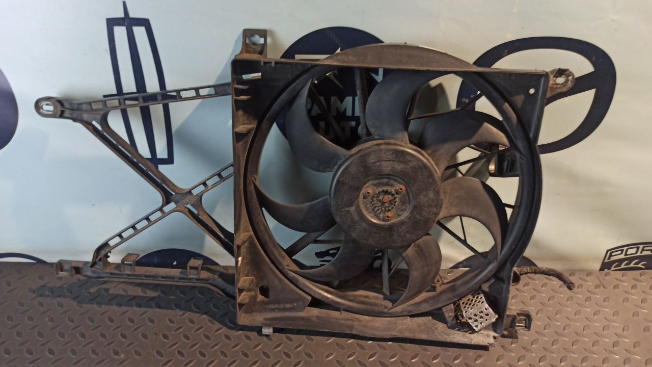 Вентилятор радиатора Opel Astra/H 2004-2014