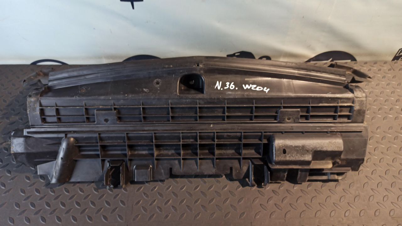 Воздуховод радиатора нижний Mercedes C/W204 2006-2015