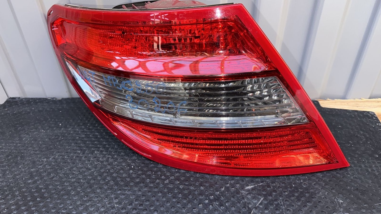 Фонарь задний левый Mercedes C/W204 2006-2015