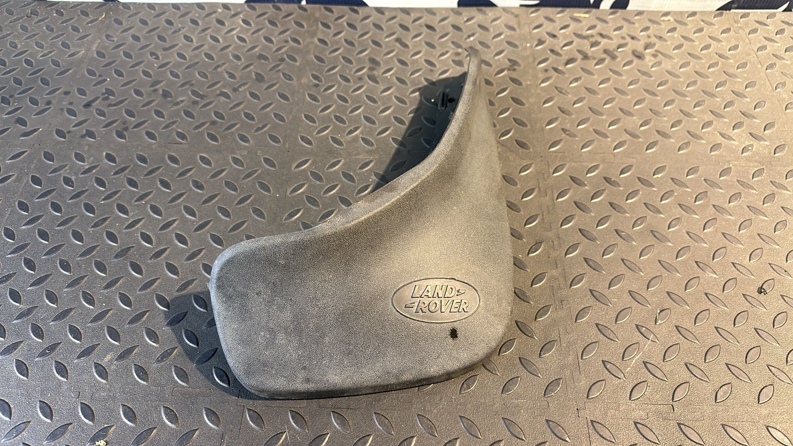 Брызговик задний правый Land Rover Freelander 1998-2006