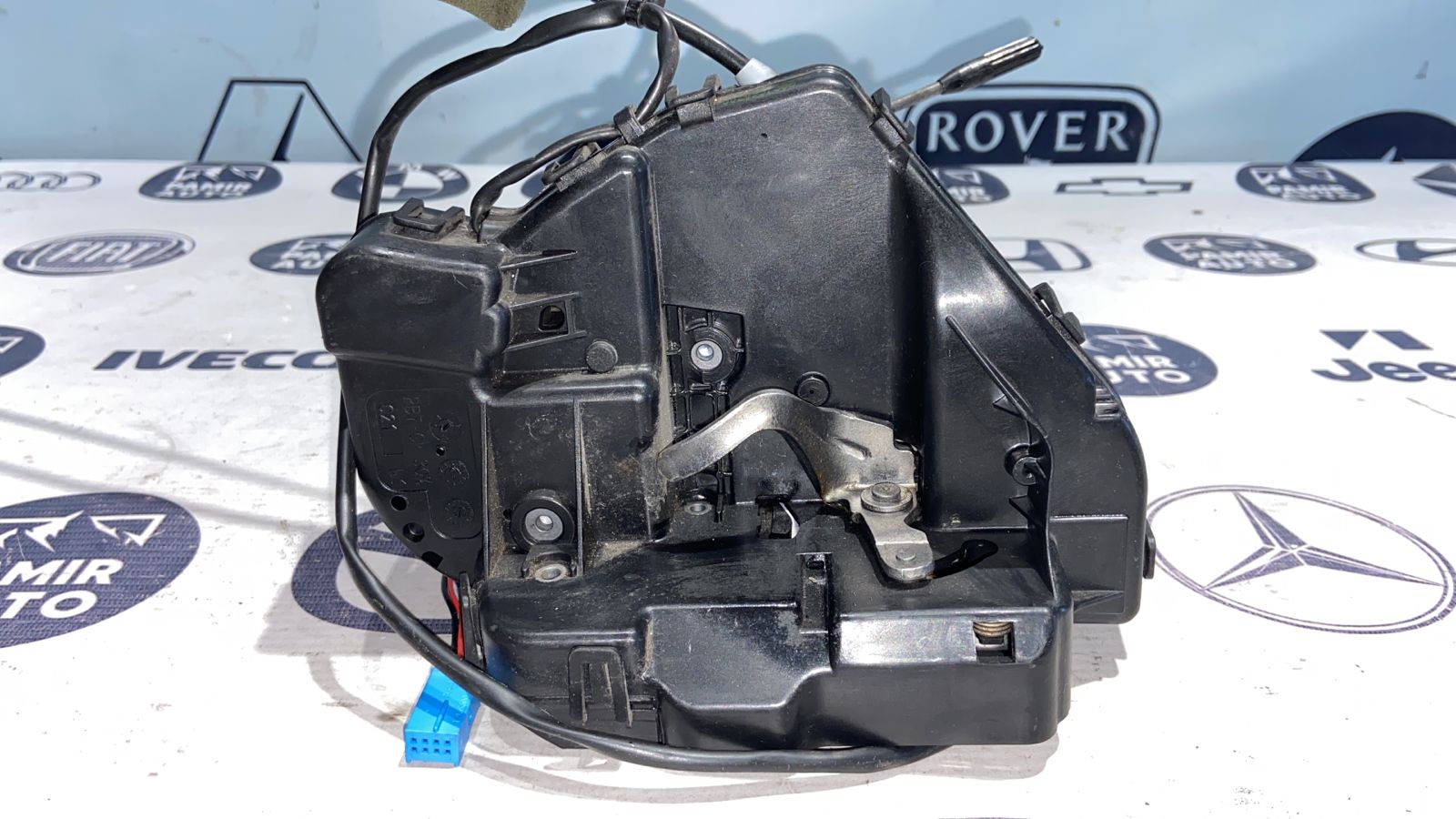 Замок двери задний левый Mercedes E/W211 2002-2009