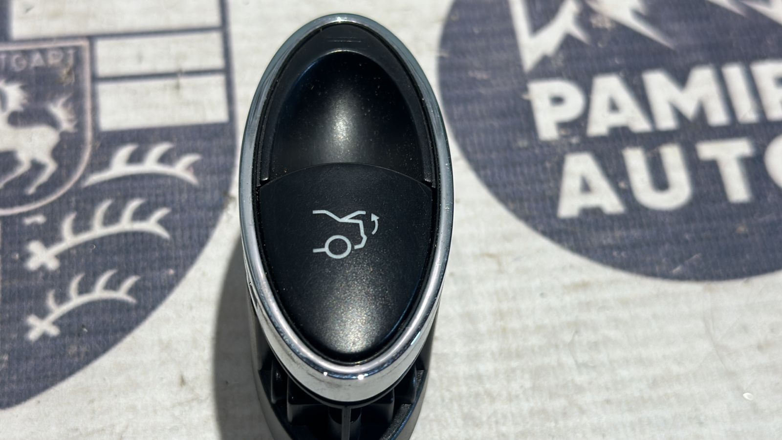 Кнопка открывания багажника Mercedes E/W211 2002-2009