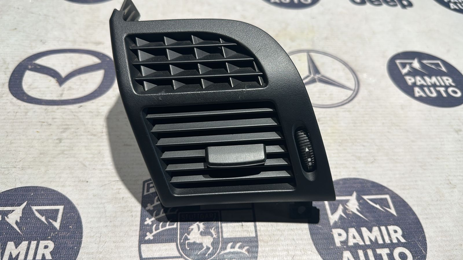 Дефлектор воздушный левый Mercedes E/W211 2002-2009