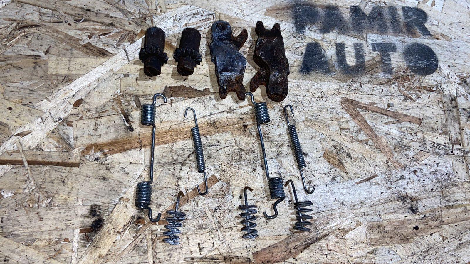 Механизм стояночного тормоза Mercedes C/W203 2000-2008