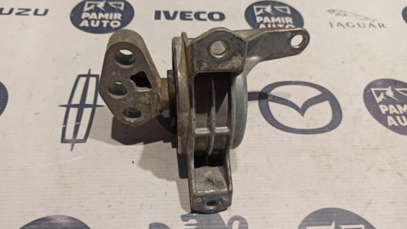 Опора двигателя Opel Zafira/B 2005-2014