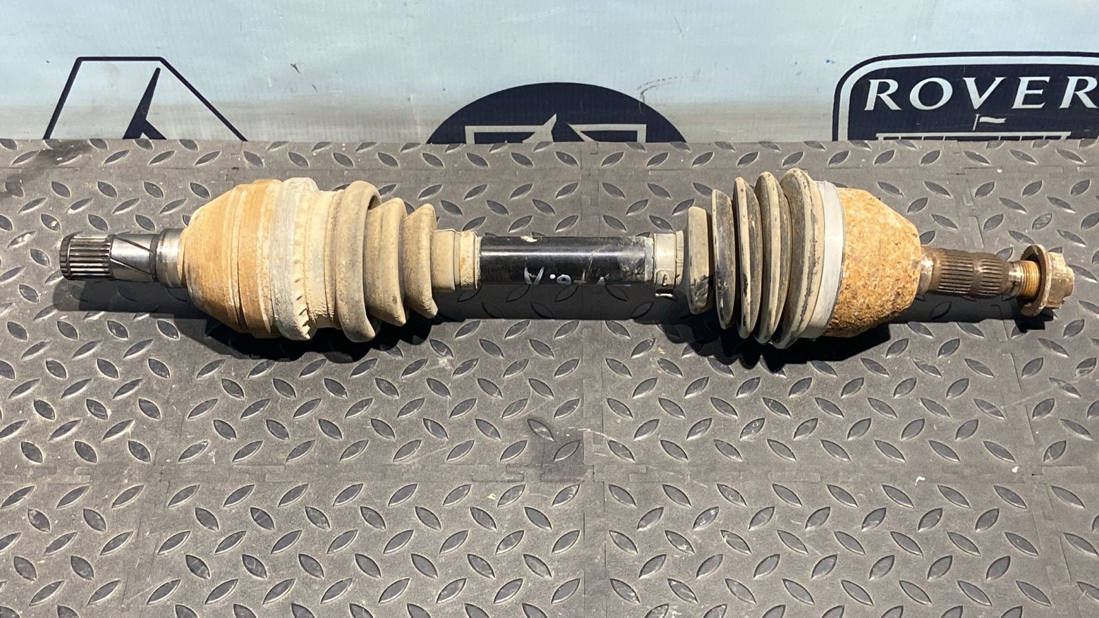 Полуось передняя левая Opel Zafira/B 2005-2014