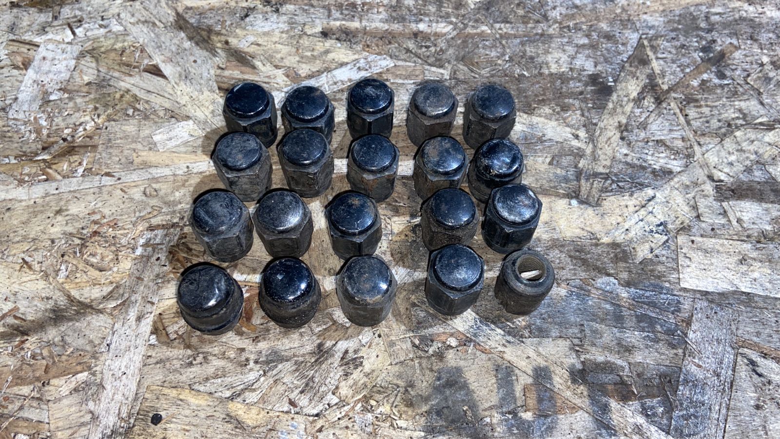 Гайка колесная Land Rover Freelander 1998-2006