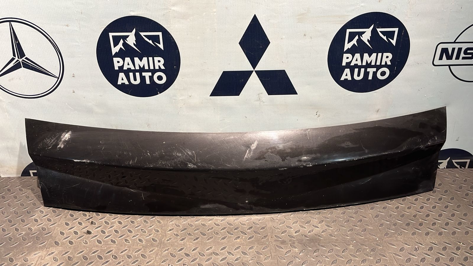 Накладка двери багажника Renault Megane/2 2002-2009