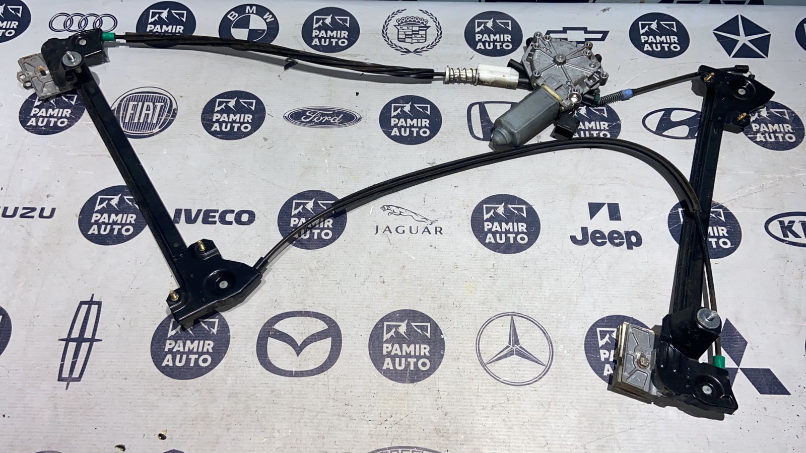 Стеклоподъемник двери багажника Land Rover Freelander 1998-2006