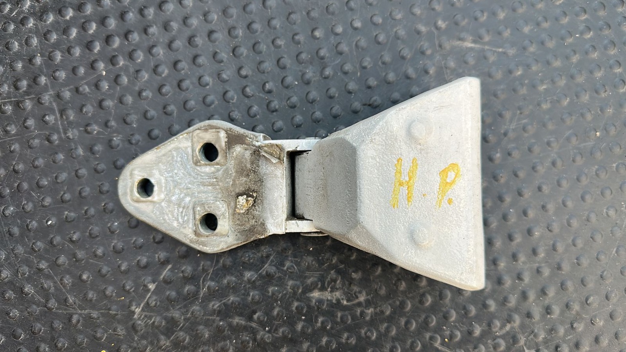 Петля двери передняя правая нижняя Opel Movano/A 2003-2010