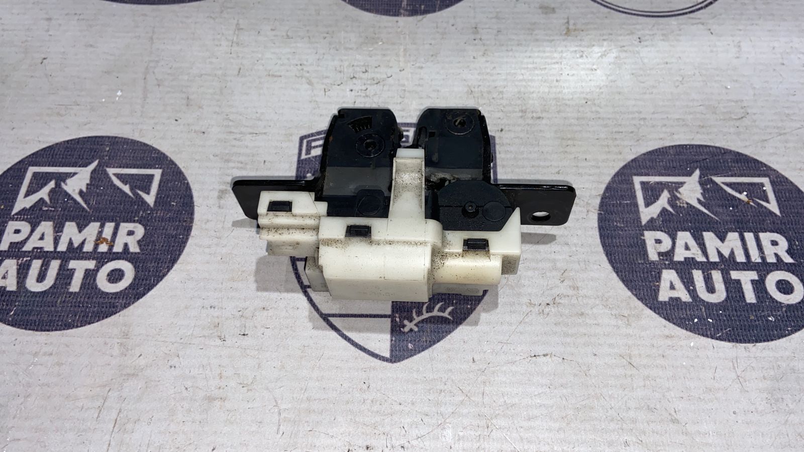 Замок двери багажника Renault Scenic/2 2003-2009