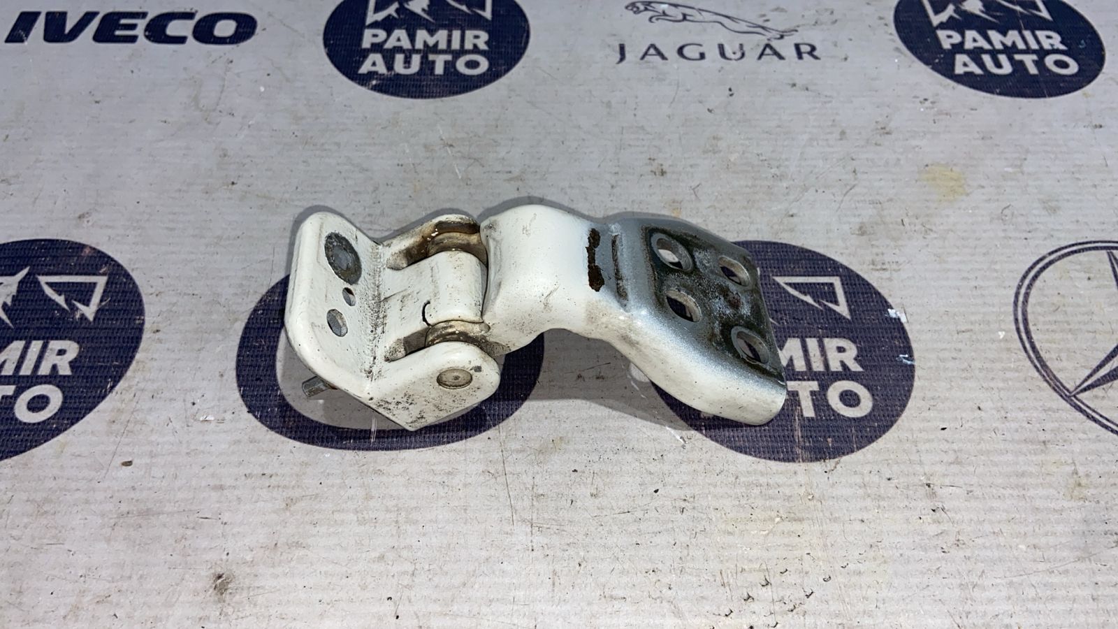 Петля двери багажника нижняя правая Ford Transit 2000-2006