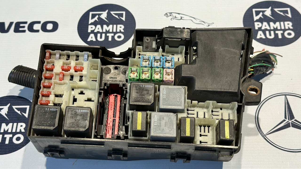 Блок предохранителей Ford C-Max 2003-2010