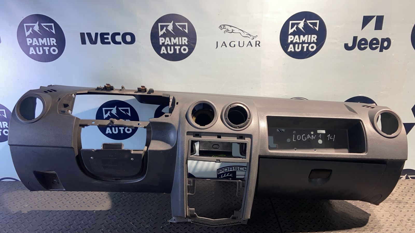 Торпедо Renault Logan 2004-2015