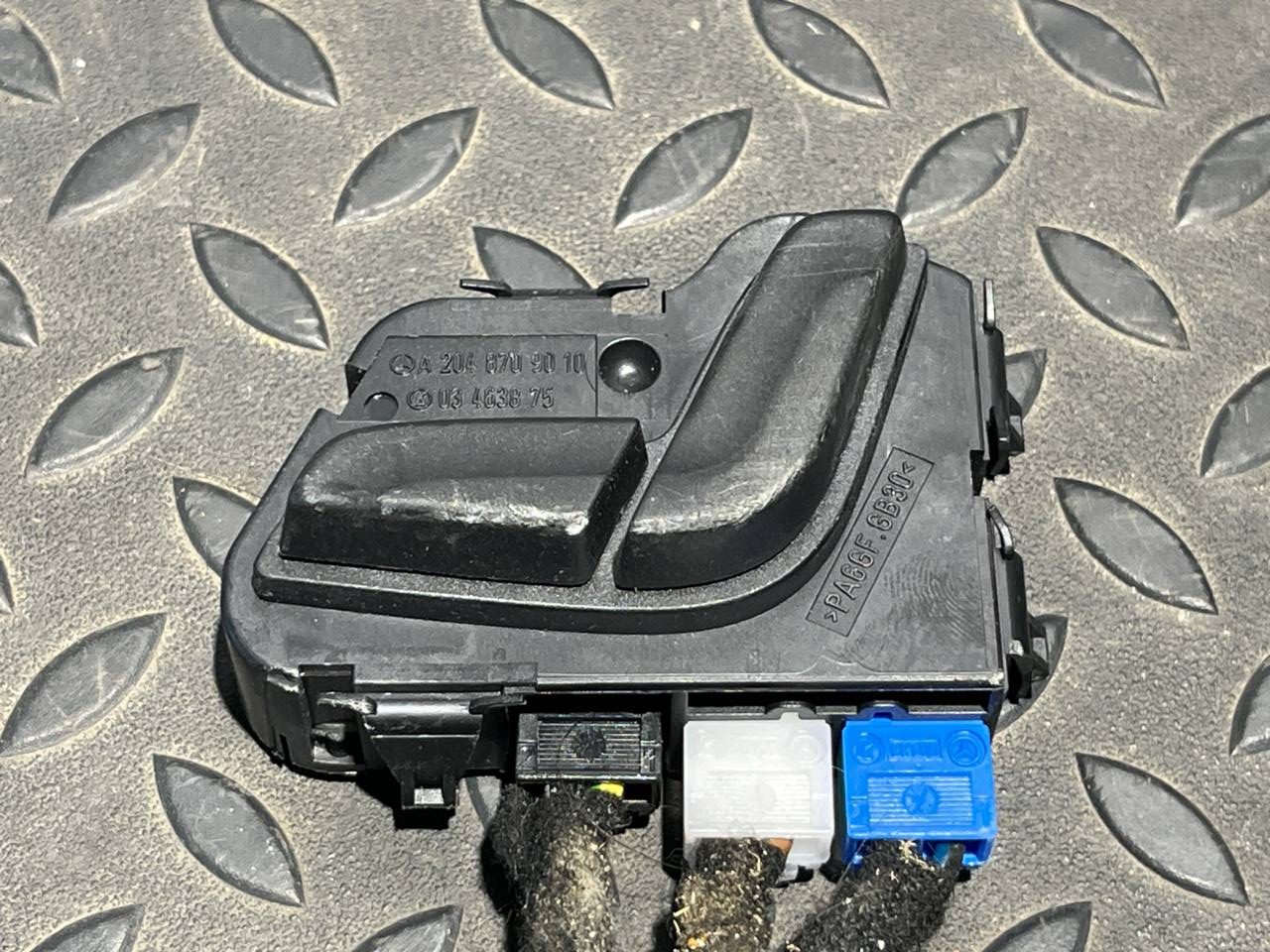 Блок управления сиденьем передний правый Mercedes C/W204 2006-2015