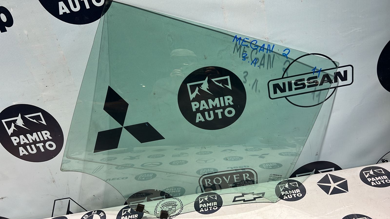 Стекло двери заднее левое Renault Megane/2 2002-2009