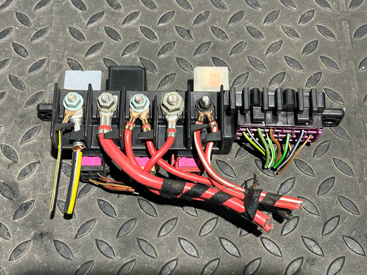 Блок реле Volkswagen Golf/4 1997-2006