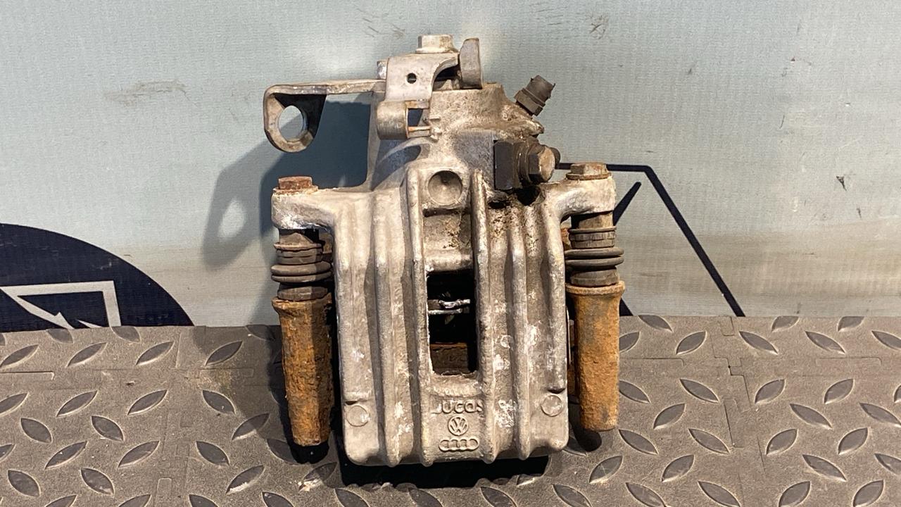 Суппорт задний правый Volkswagen Golf/4 1997-2006