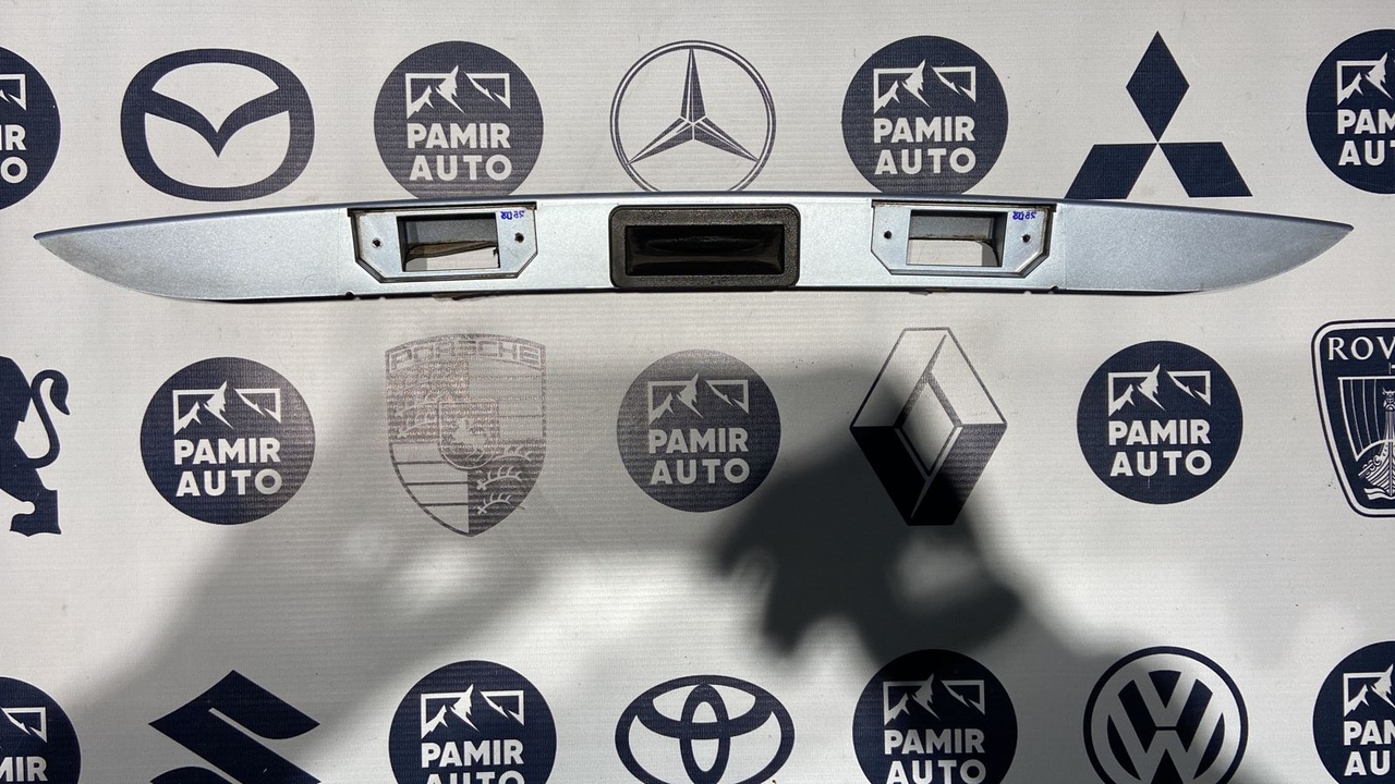 Накладка двери багажника Ford C-Max 2003-2010