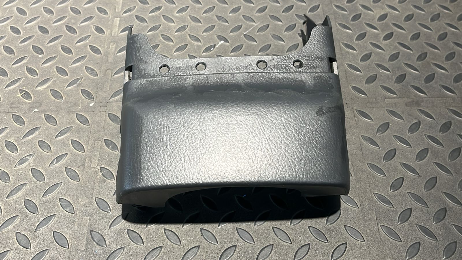 Кожух рулевой колонки верхний Toyota Avensis/2 2003-2009