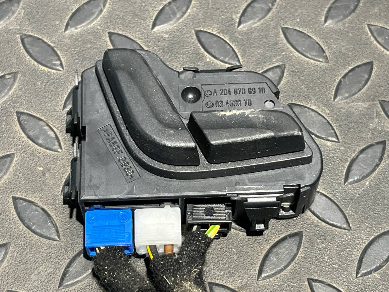 Блок управления сиденьем передний левый Mercedes C/W204 2006-2015