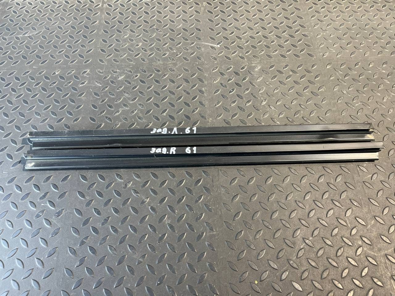 Уплотнитель двери задний Ford Mondeo/3 2000-2007