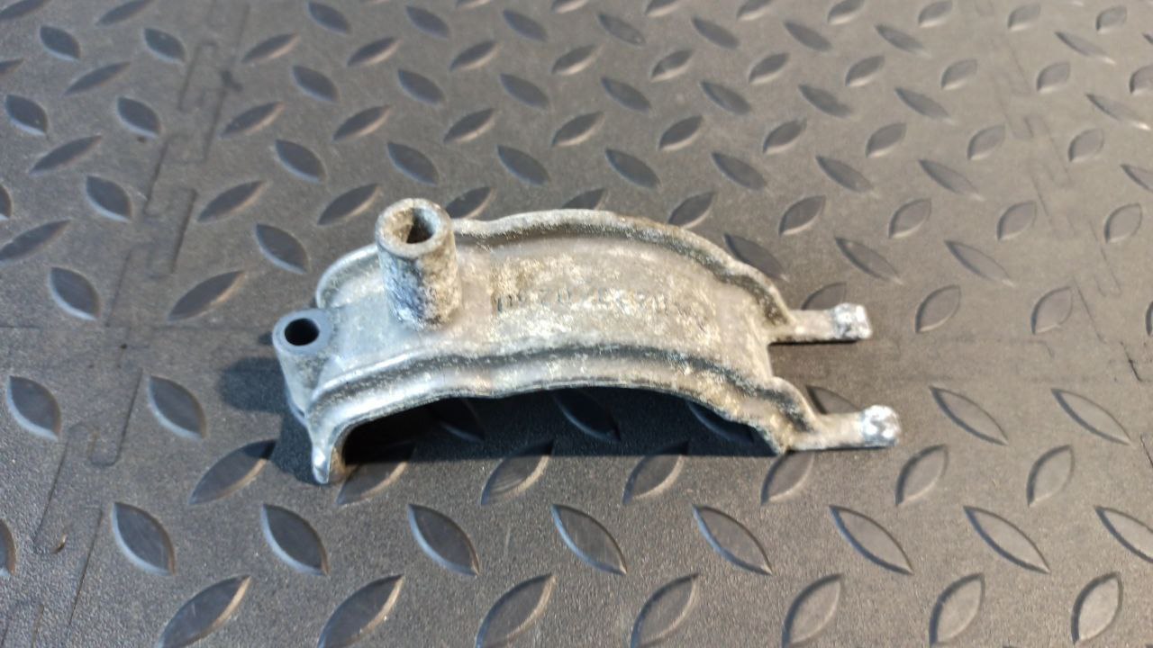 Кронштейн воздушного насоса Mercedes C/W203 2000-2008