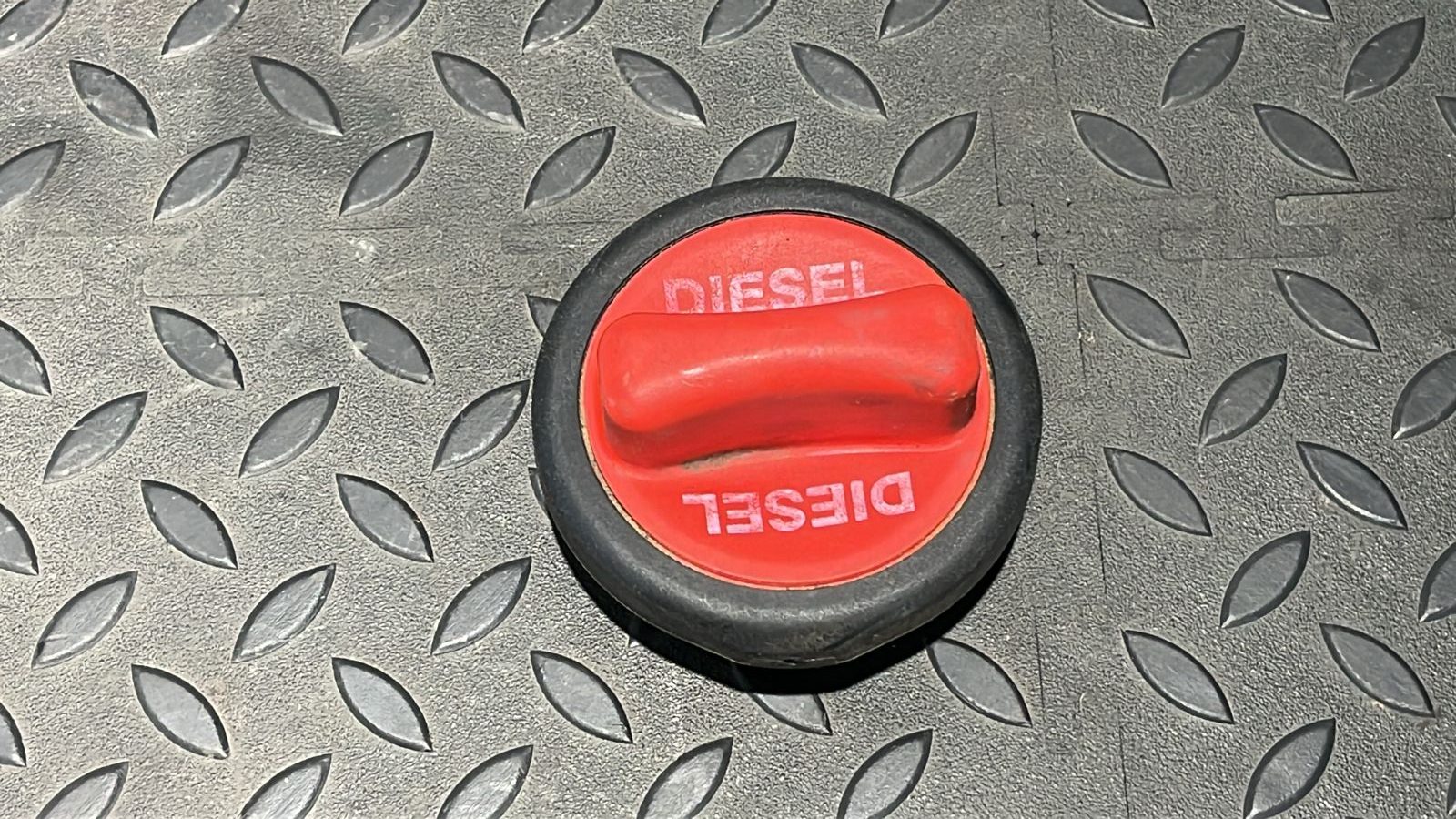 Крышка топливного бака Mercedes C/W204 2006-2015