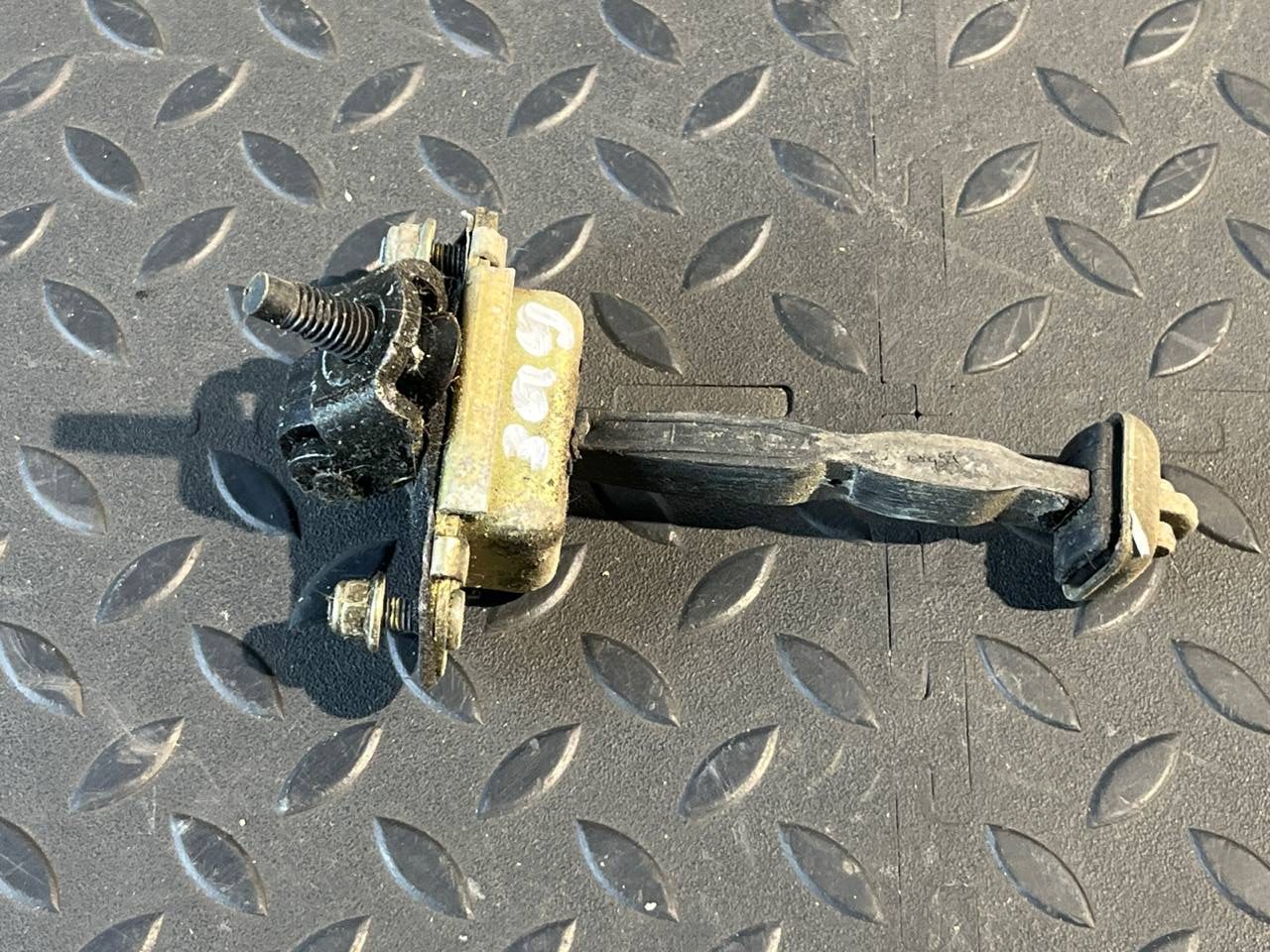 Ограничитель двери задний Ford Mondeo/3 2000-2007