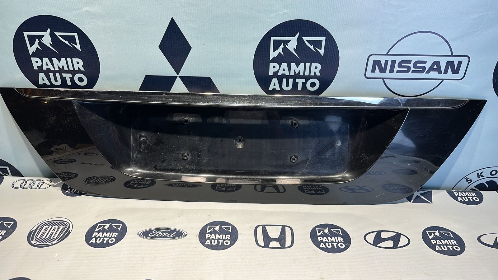 Накладка крышки багажника Mercedes E/W211 2002-2009