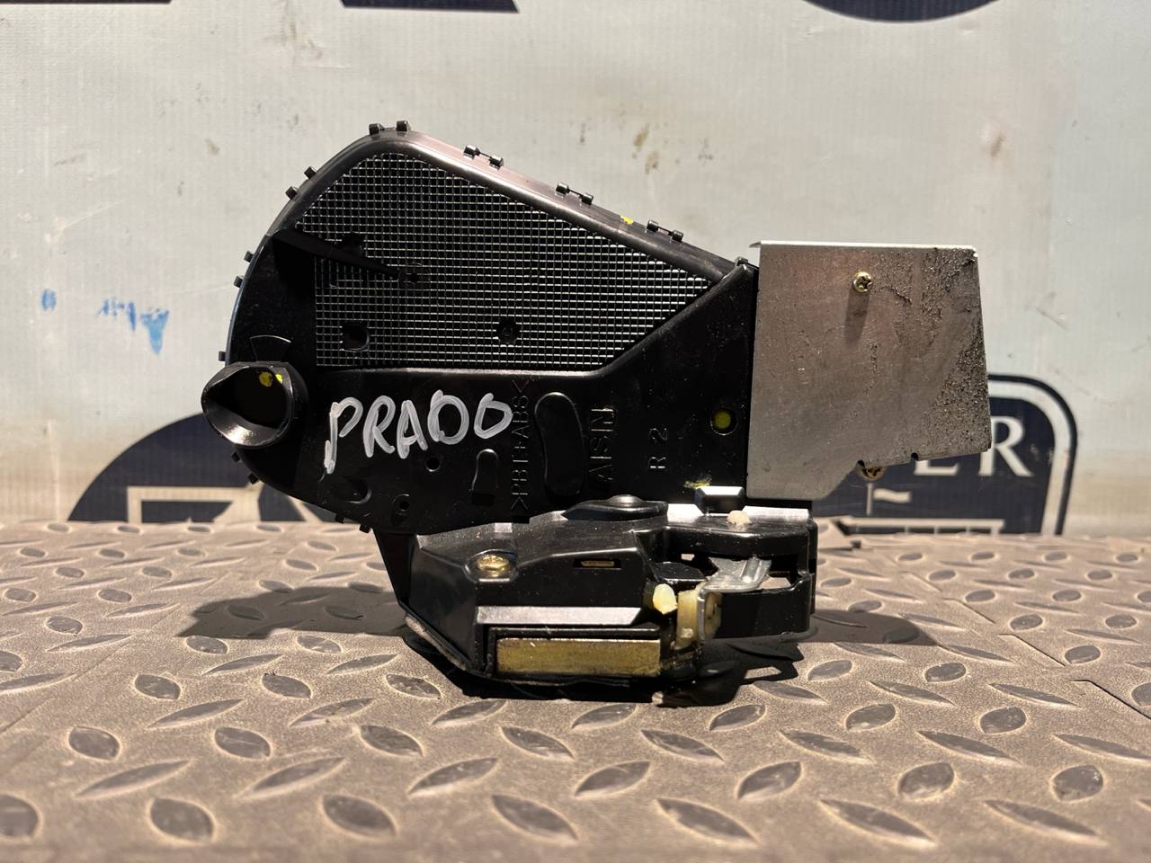 Замок двери багажника Toyota Land Cruiser Prado/120 2002-2009