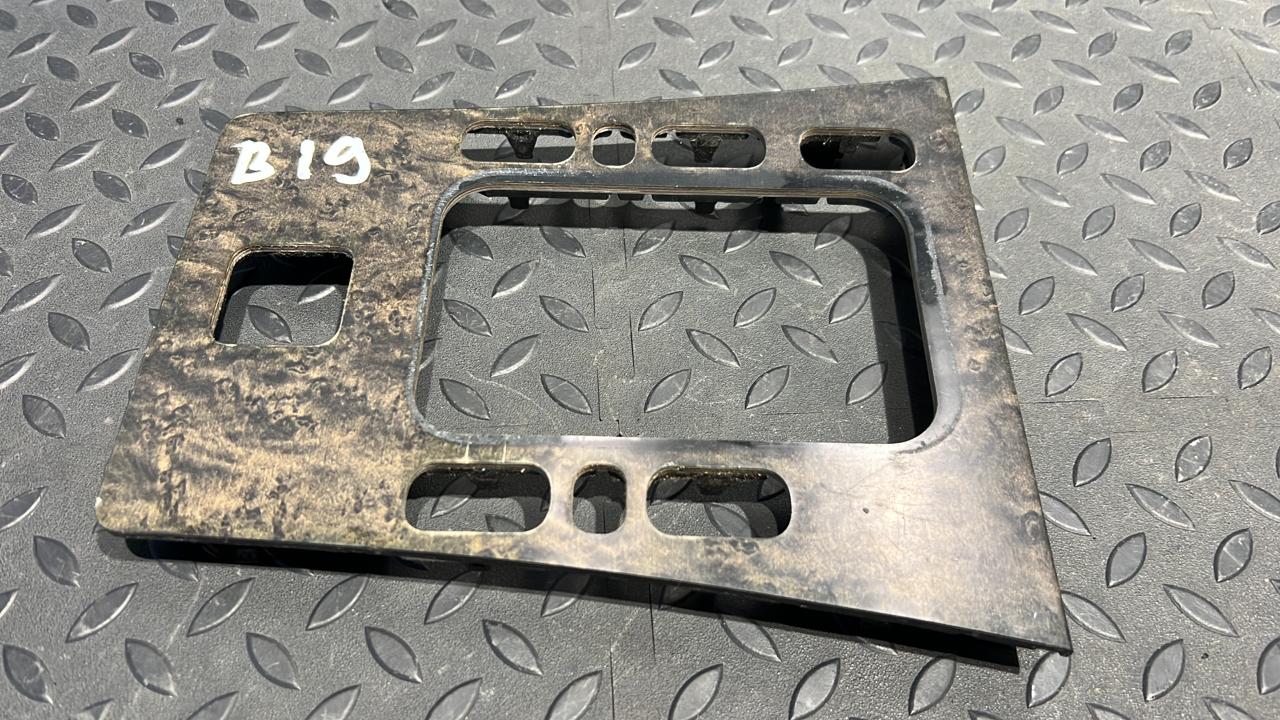 Накладка на кулису АКПП Mercedes E/W210 1995-2003