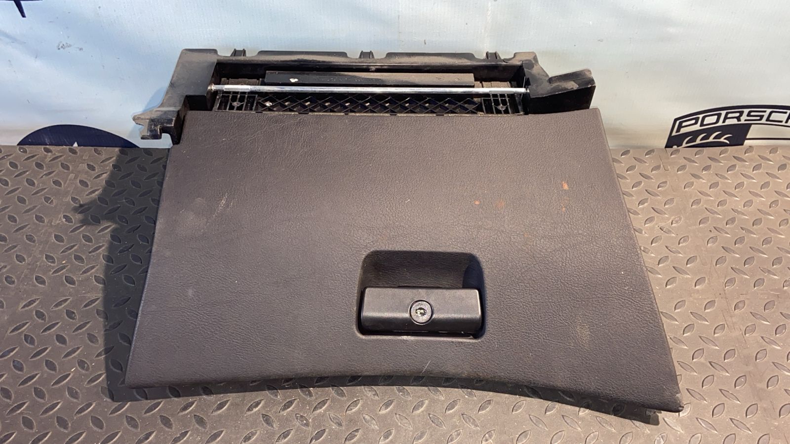 Бардачок BMW 3/E46 1998-2007