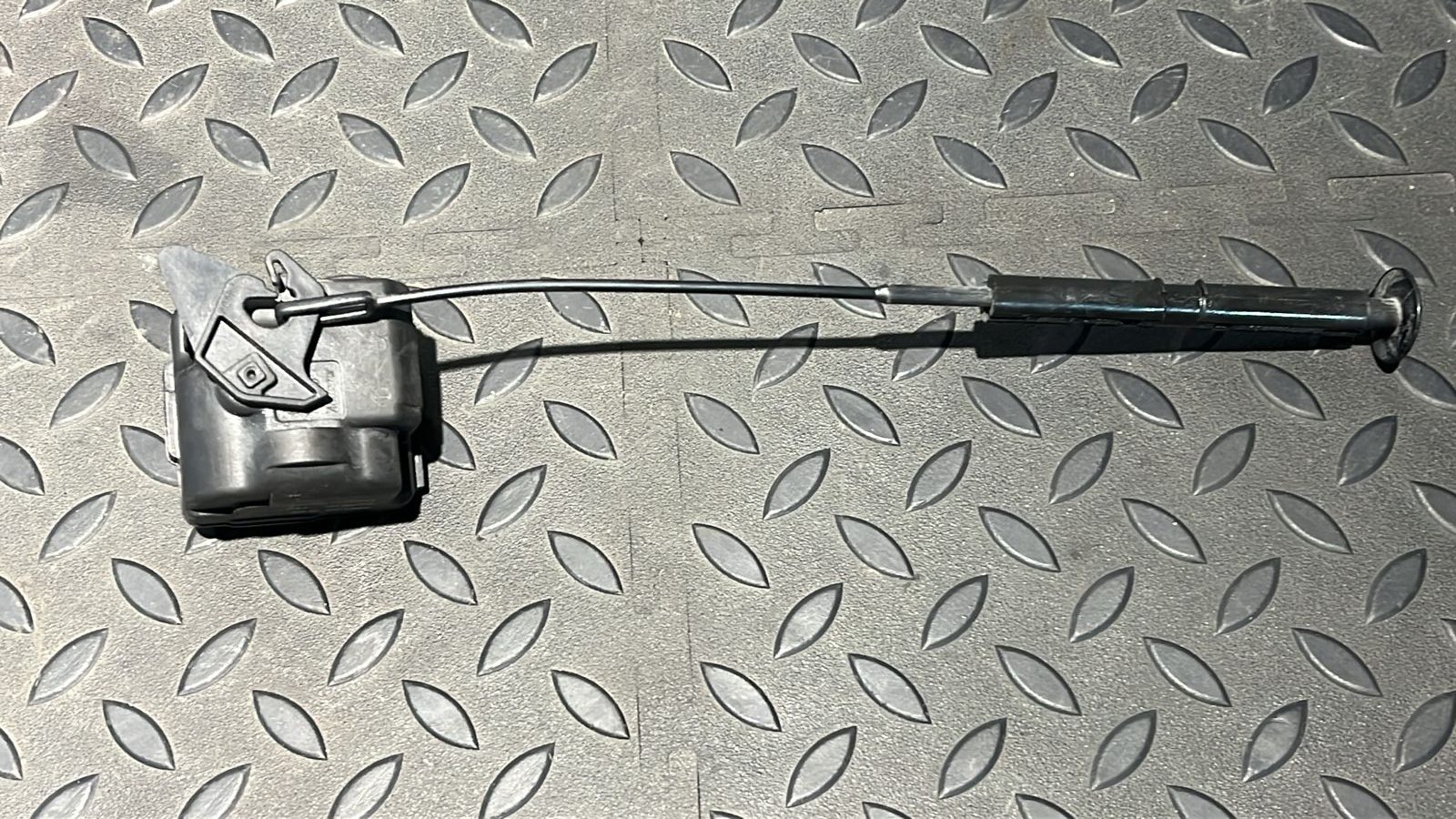 Активатор замка крышки топливного бака Mercedes C/W204 2006-2015