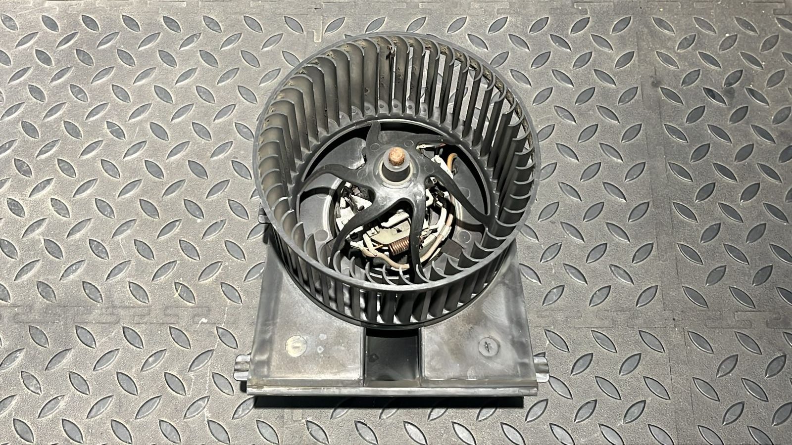 Моторчик отопителя Volkswagen Golf/4 1997-2006