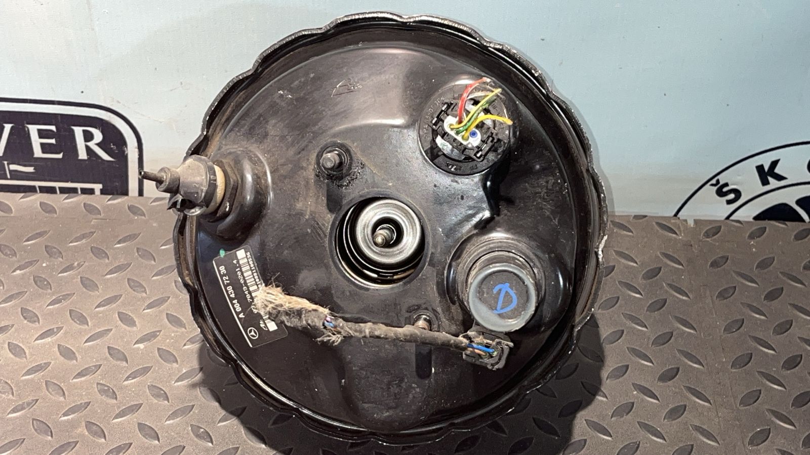 Усилитель тормозов вакуумный Mercedes C/W203 2000-2008