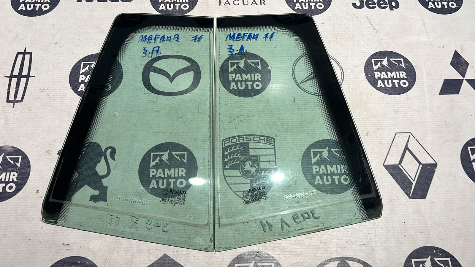 Форточка двери задняя правая Renault Megane/2 2002-2009