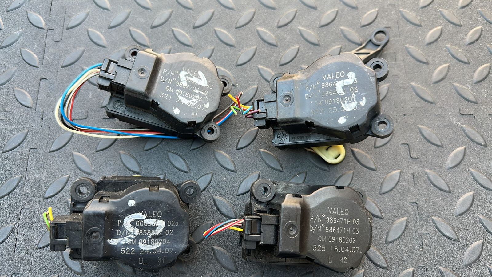 Моторчик заслонки отопителя Opel Vectra/C 2002-2008