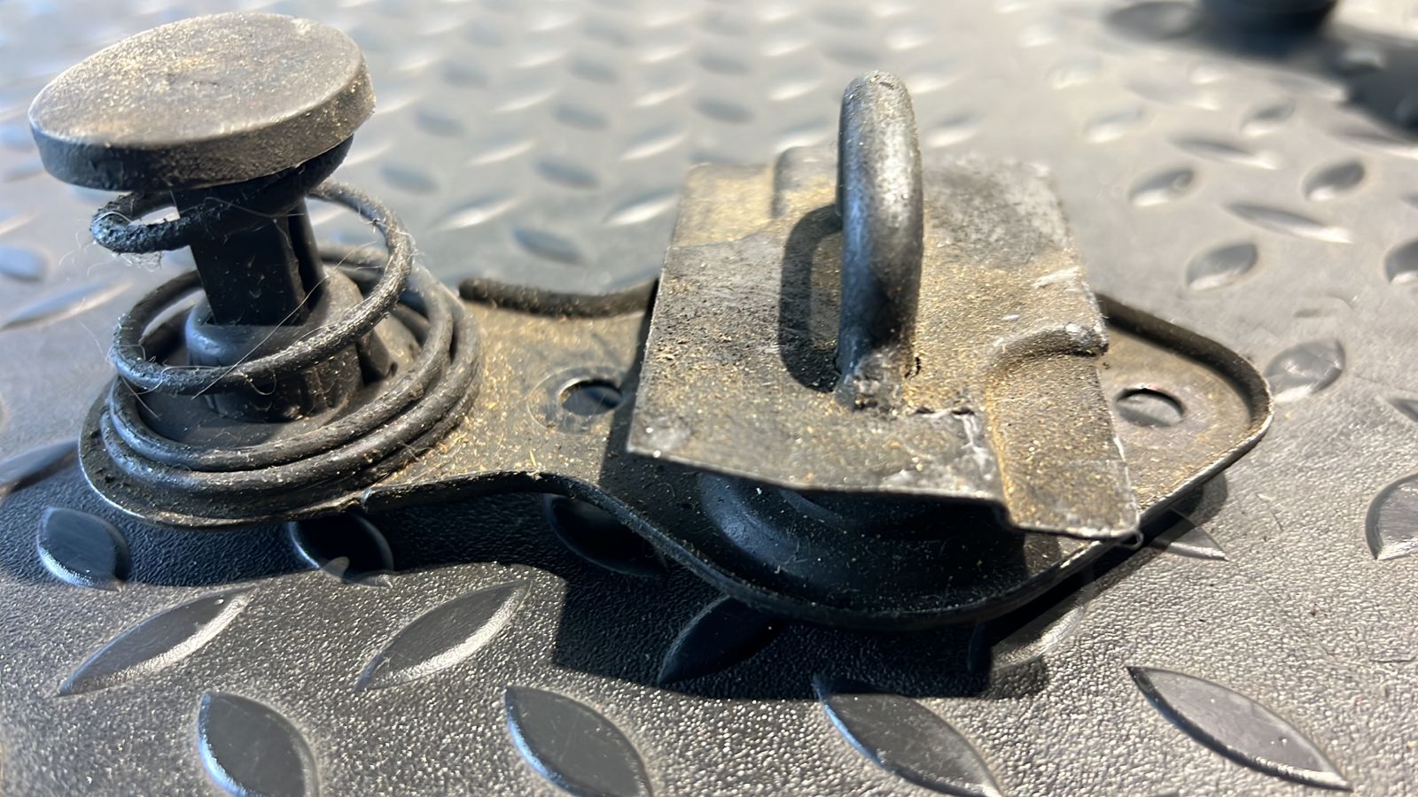 Замок капота Mercedes C/W203 2000-2008