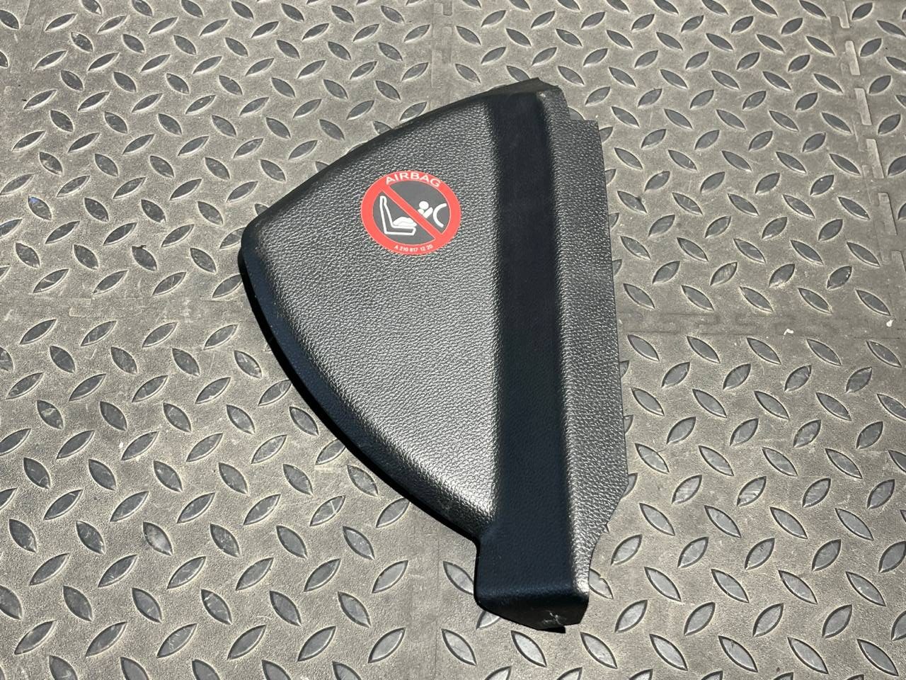 Накладка торпедо правая Mercedes C/W204 2006-2015