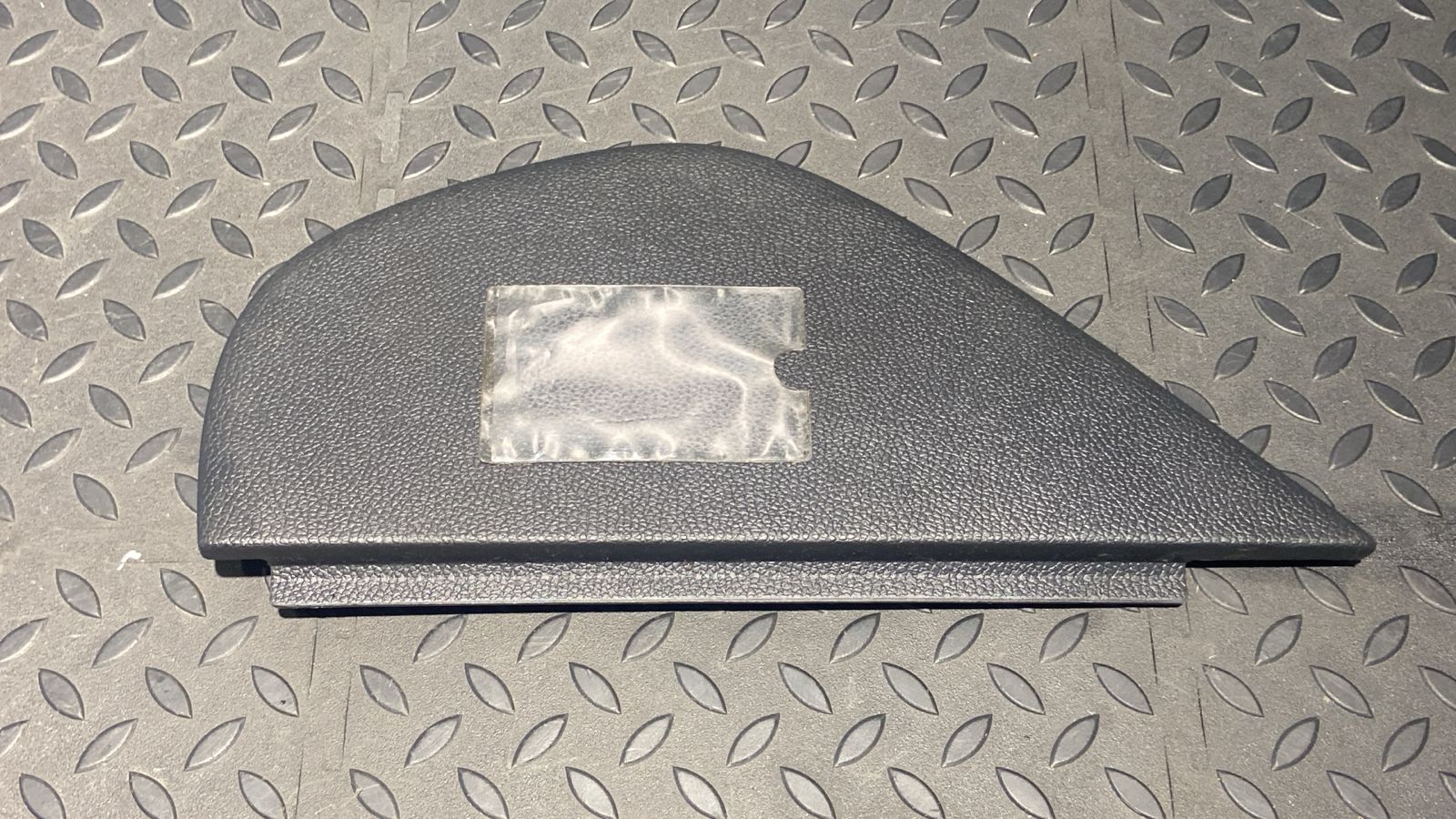 Накладка на торпедо левая Volkswagen Golf/5 2003-2009