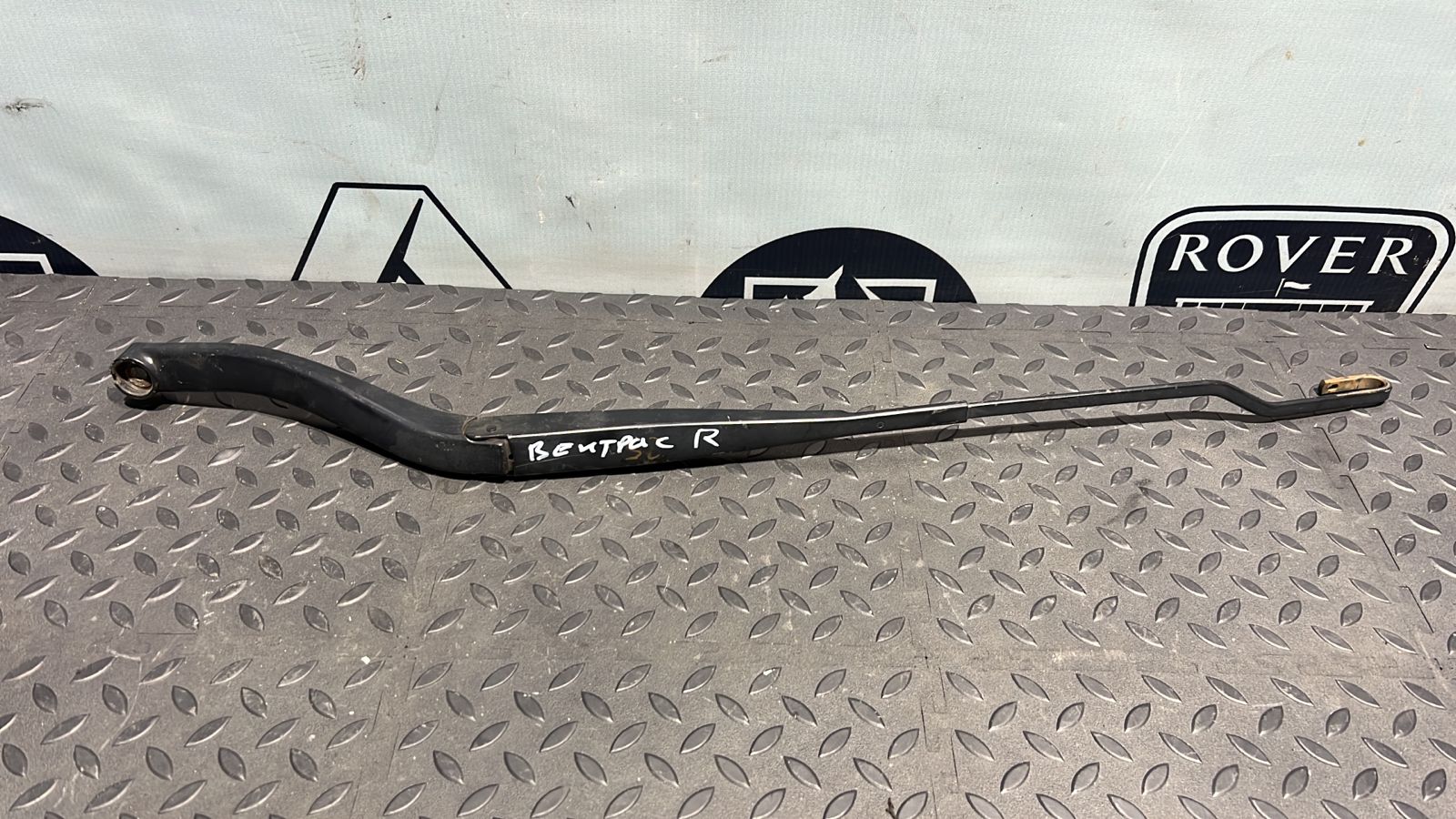 Поводок стеклоочистителя правый Opel Vectra/C 2002-2008