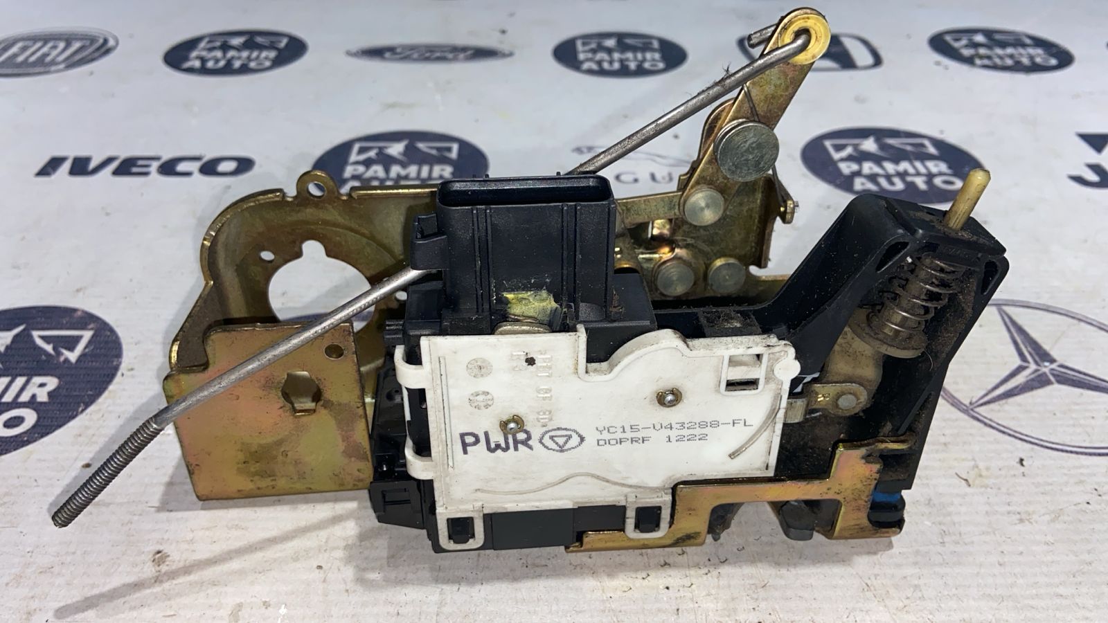 Замок двери багажника правый Ford Transit 2000-2006