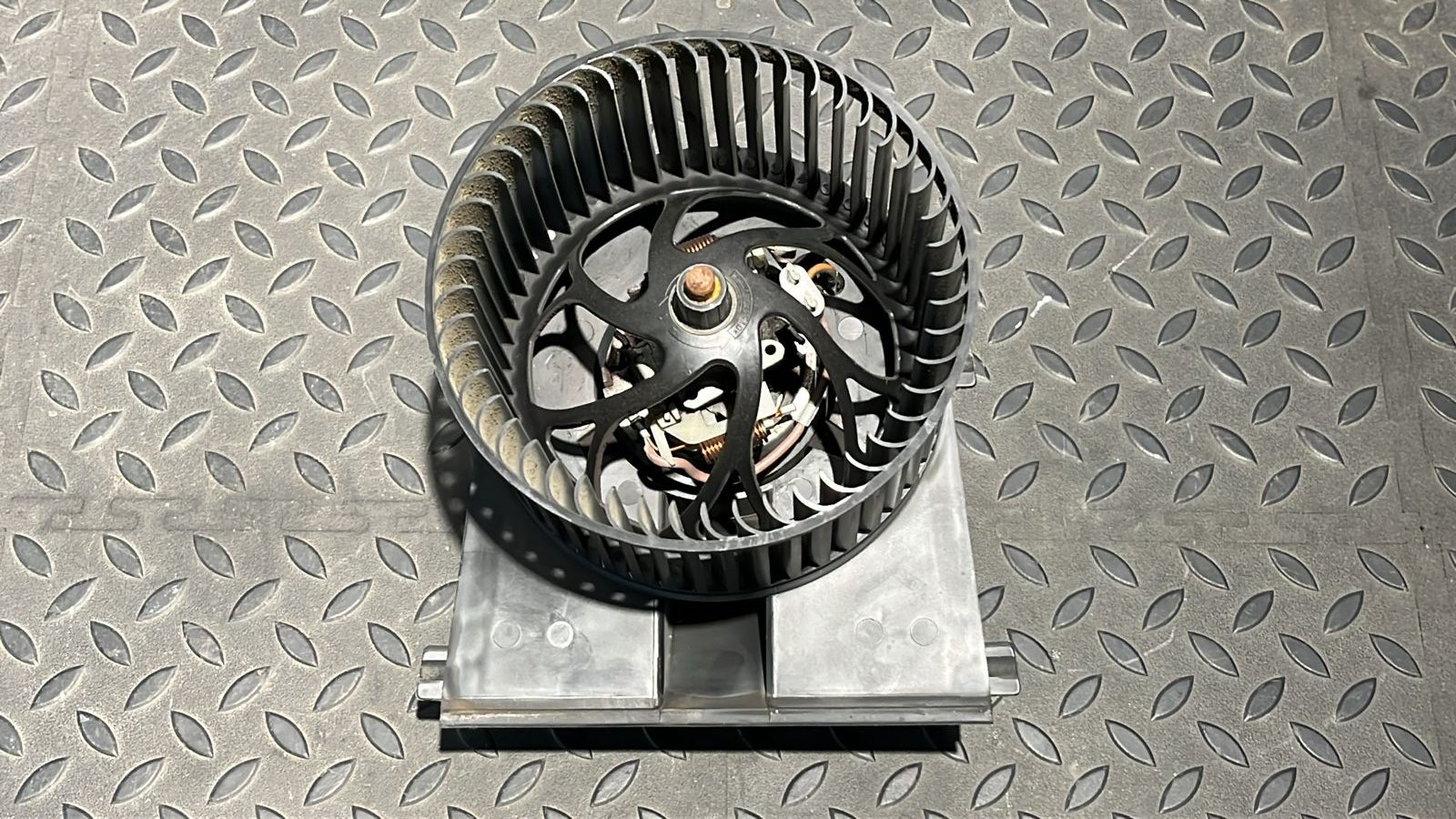 Моторчик отопителя Volkswagen Golf/4 1997-2006