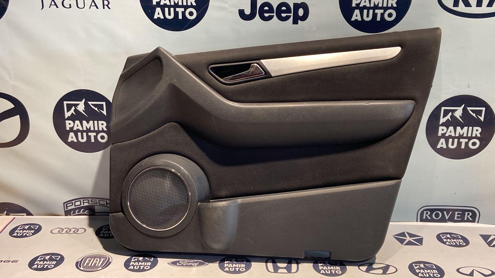 Обшивка двери передняя правая Mercedes B/W245 2005-2011