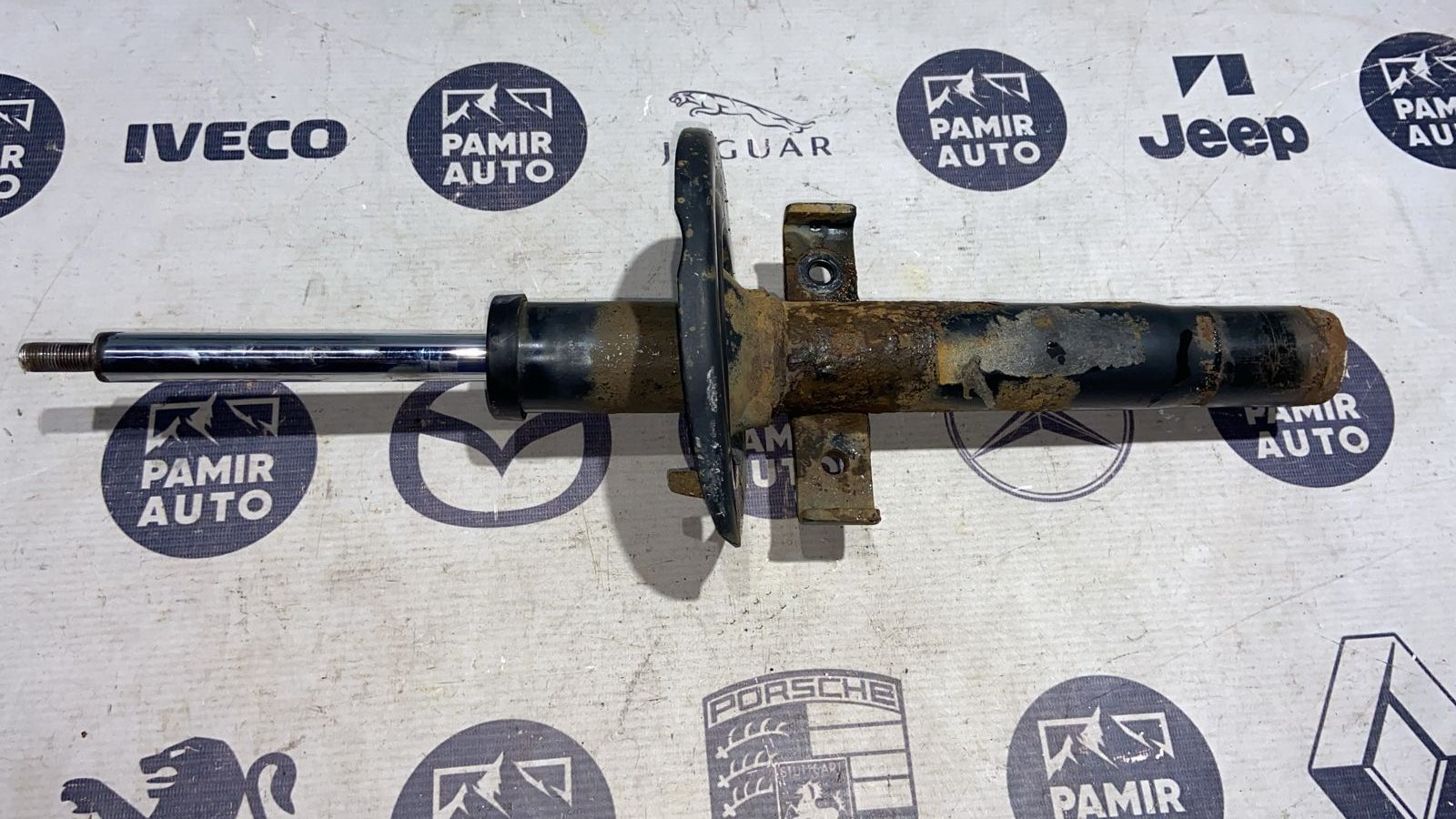 Амортизатор передний Renault Scenic/2 2003-2009