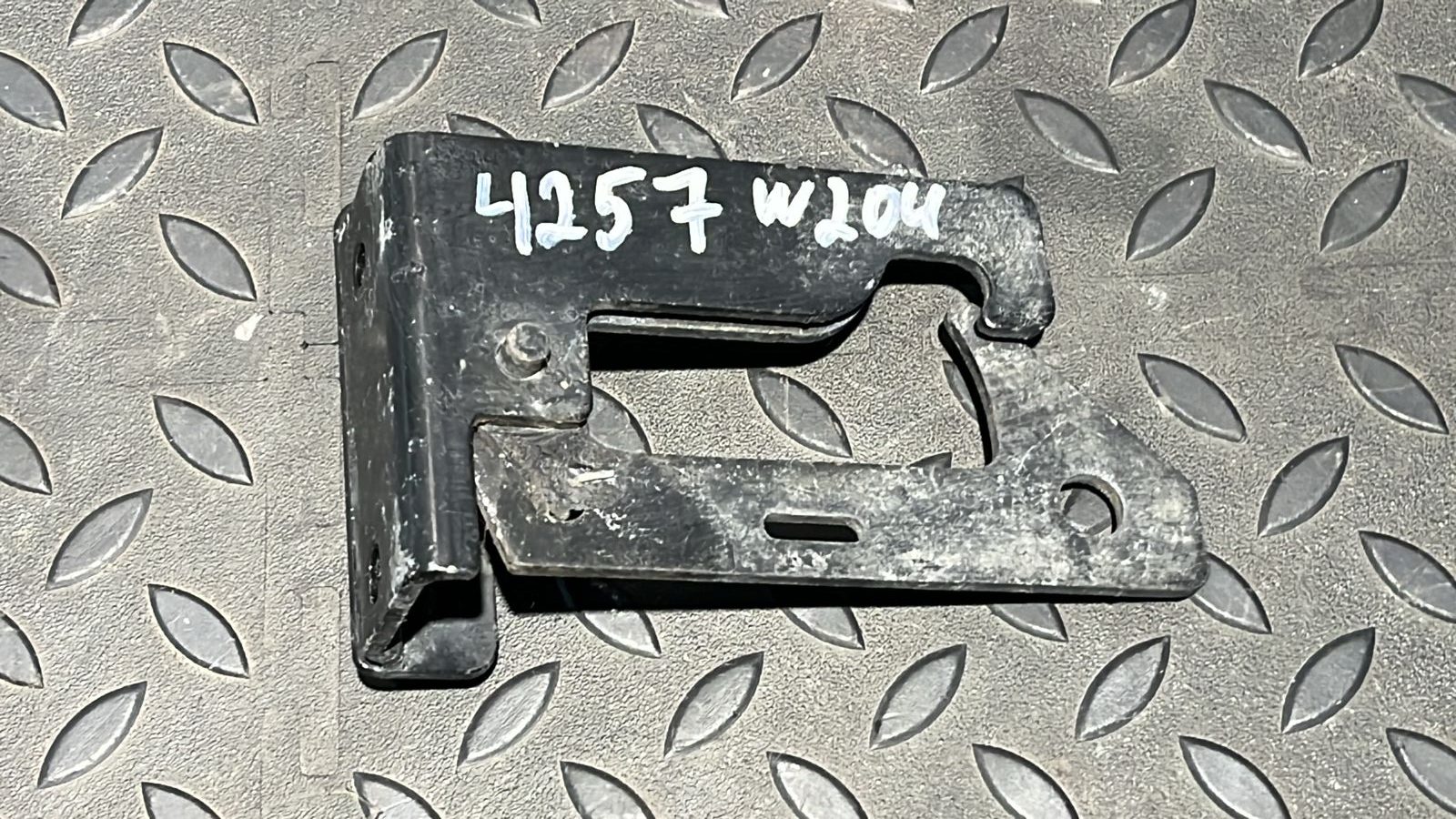 Замок капота Mercedes C/W204 2006-2015